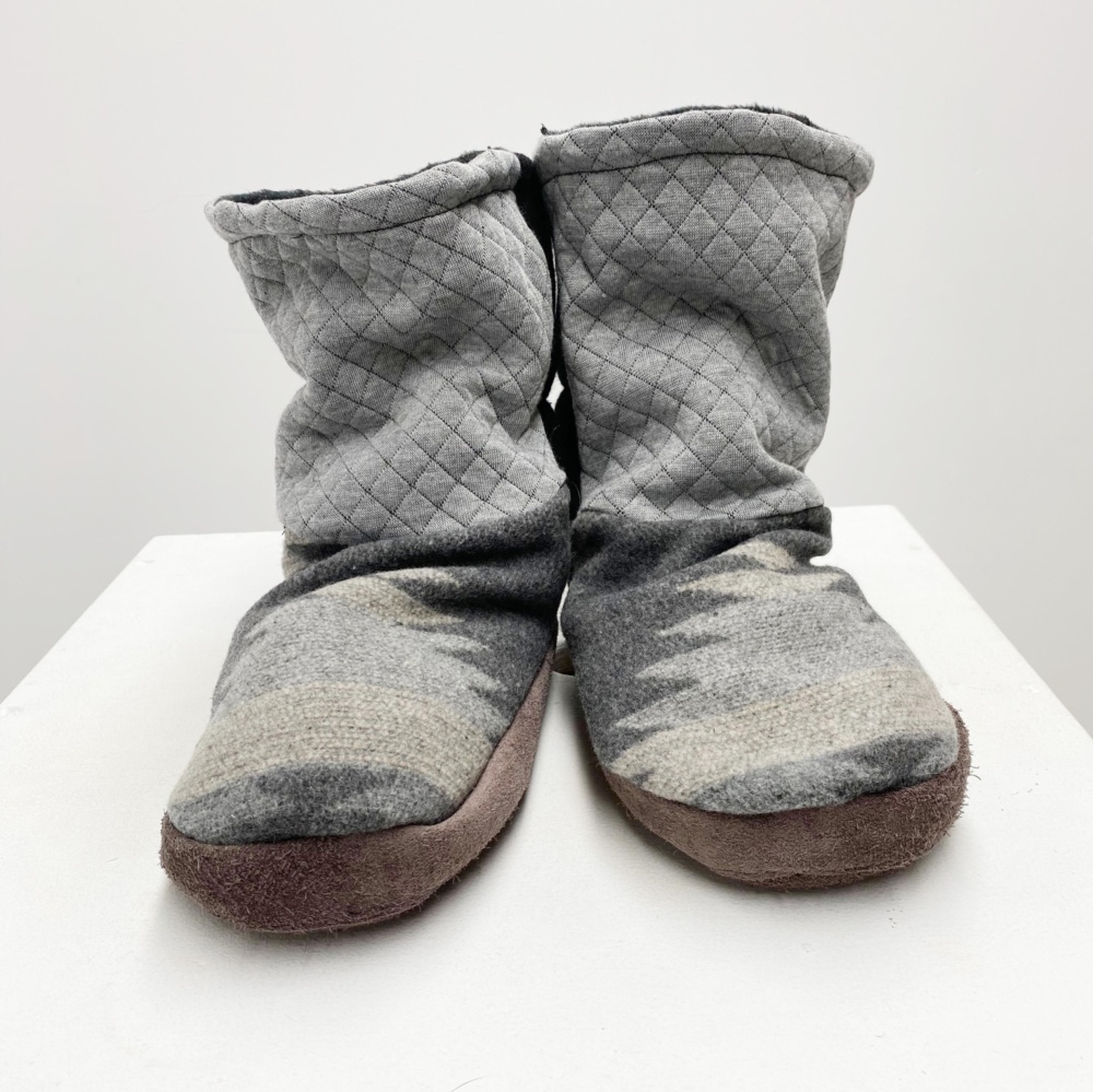 Navaho weave slippers | 88 Queen St